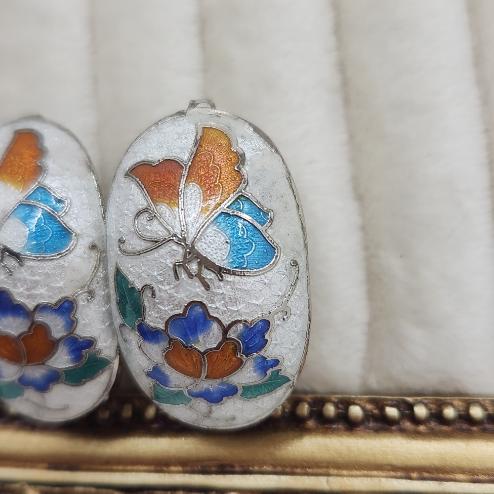 Vintage Cloisonne Butterfly Floral Clip On Earrings White Enamel Oval Blue - Picture 3 of 9